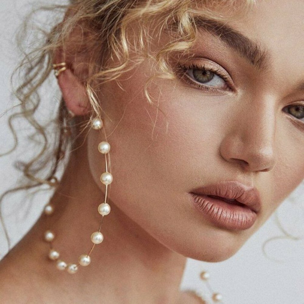 Only 2 left✨ Large Pearl Hoops - Picture 4 of 6
